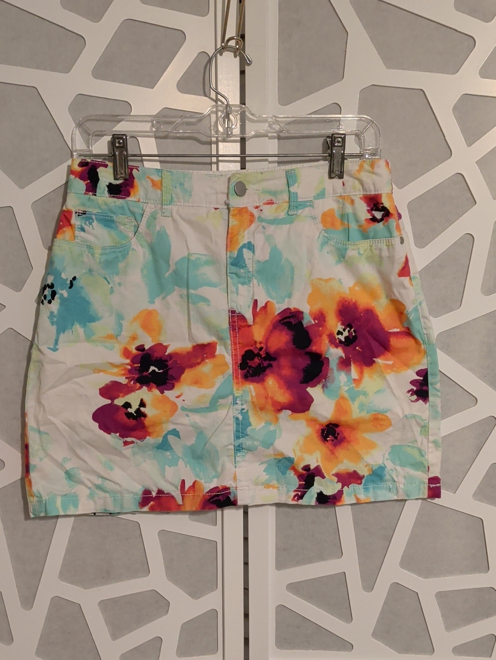 croft & barrow White Floral Mini Skirt with Turquoise, Orange & Magenta Blooms